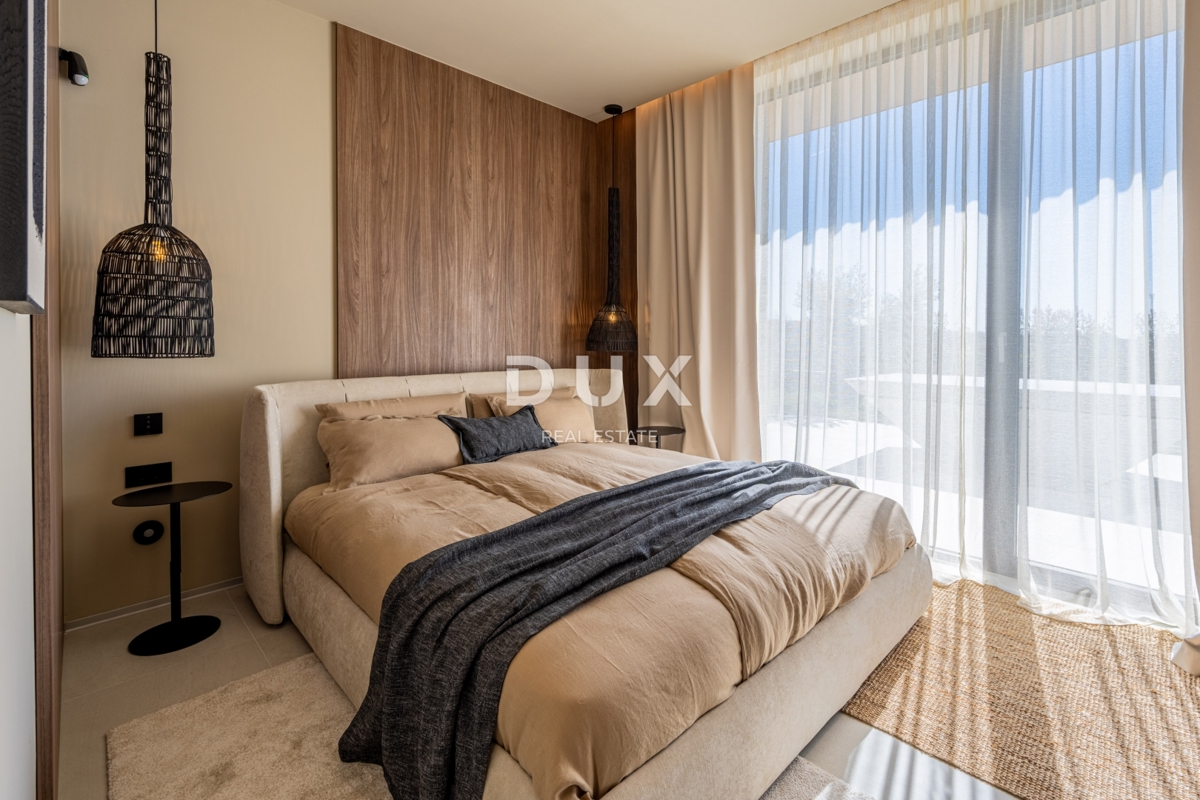 ISTRIA, PARENZO - Casa di lusso con piscina ai margini del villaggio