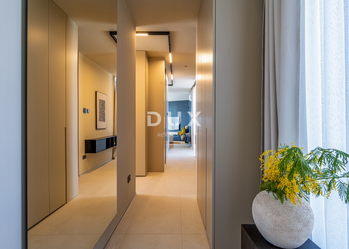 ISTRIA, PARENZO - Casa di lusso con piscina ai margini del villaggio