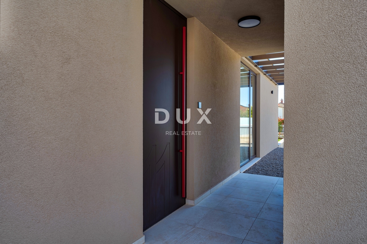 ISTRIA, PARENZO - Casa di lusso con piscina ai margini del villaggio