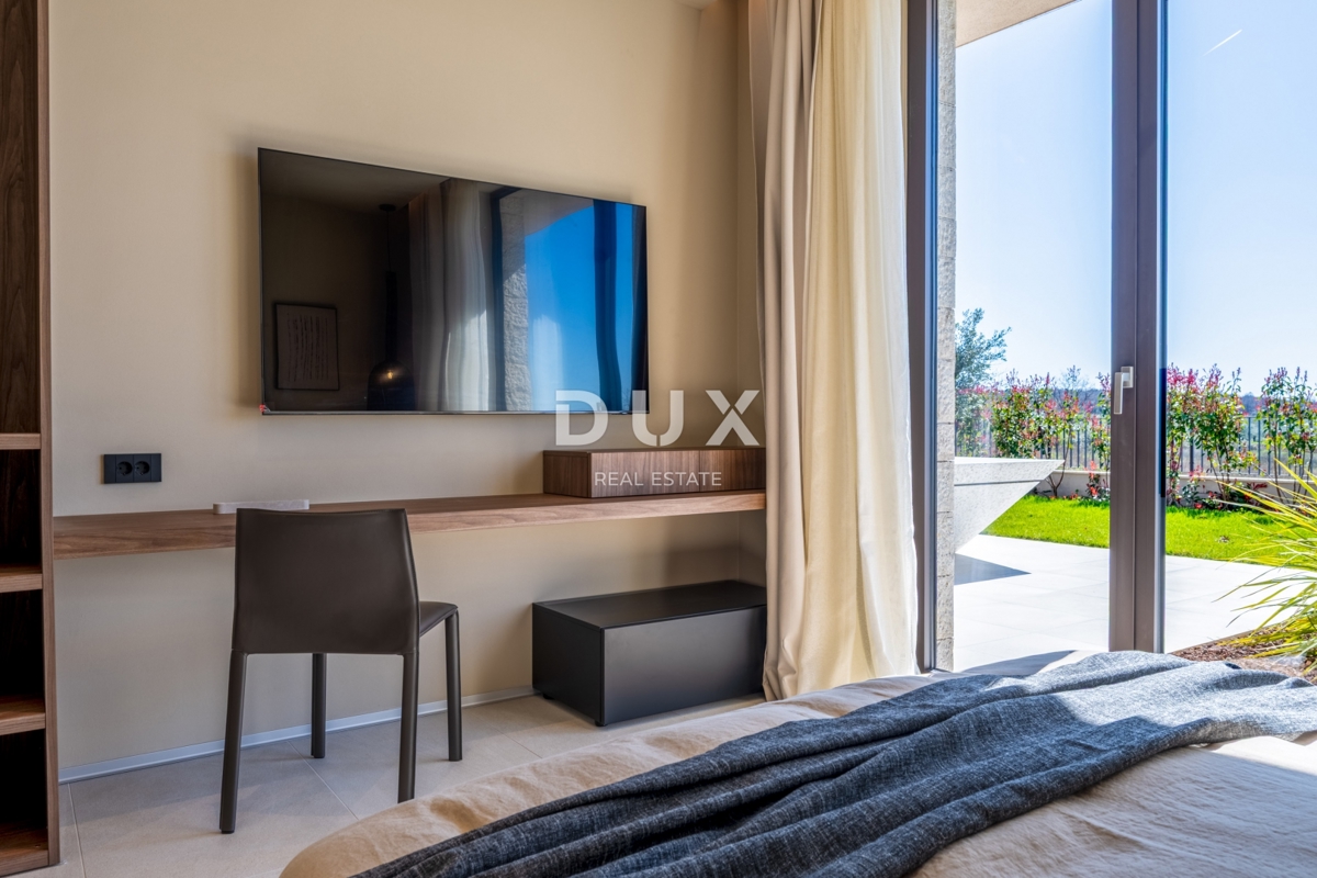 ISTRIA, PARENZO - Casa di lusso con piscina ai margini del villaggio