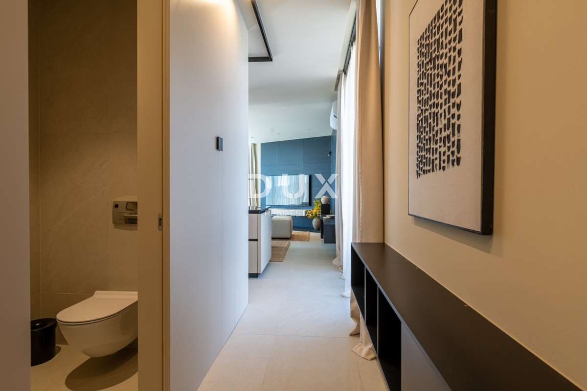 ISTRIA, PARENZO - Casa di lusso con piscina ai margini del villaggio