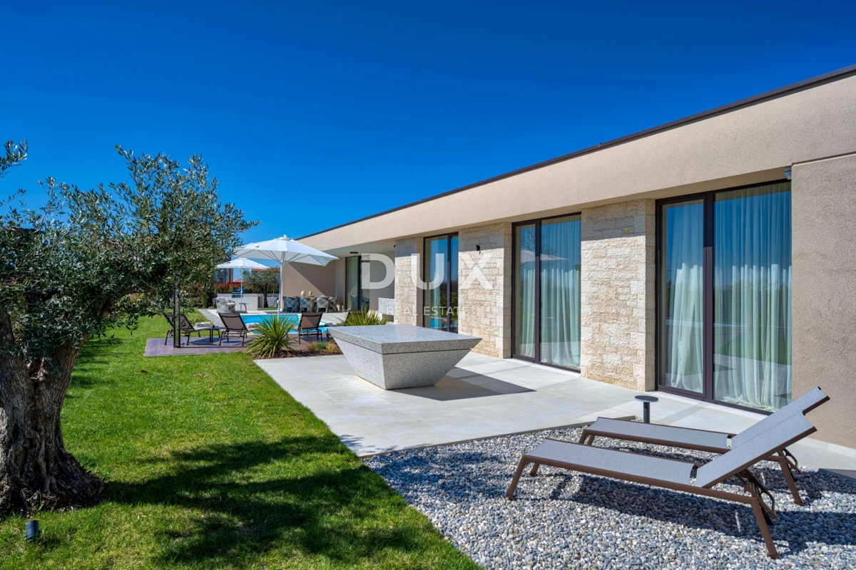 ISTRIA, PARENZO - Casa di lusso con piscina ai margini del villaggio