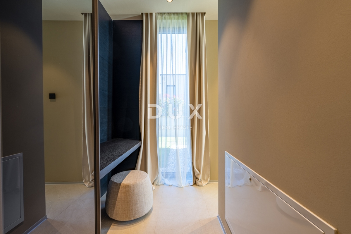 ISTRIA, PARENZO - Casa di lusso con piscina ai margini del villaggio