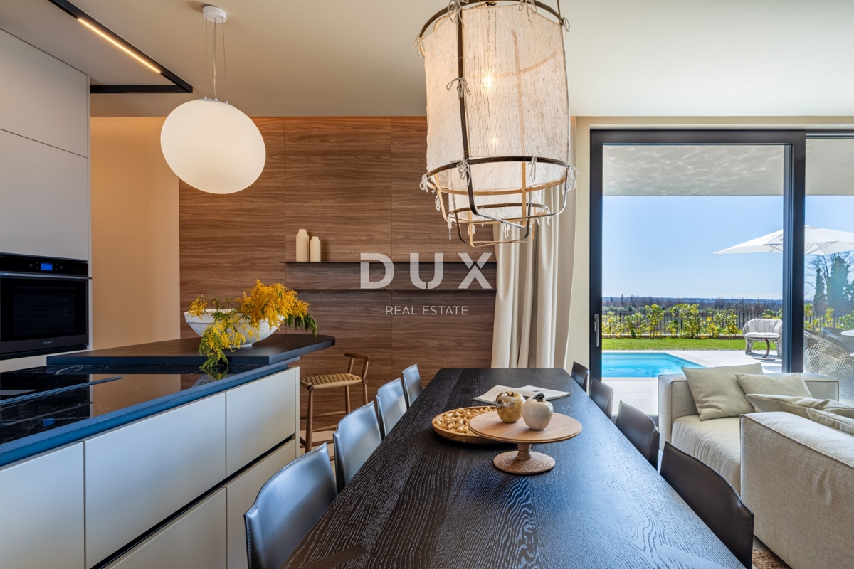 ISTRIA, PARENZO - Casa di lusso con piscina ai margini del villaggio