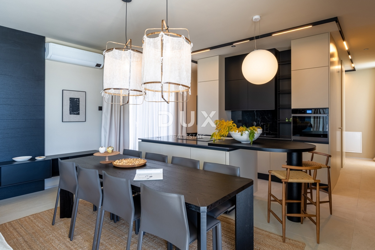 ISTRIA, PARENZO - Casa di lusso con piscina ai margini del villaggio