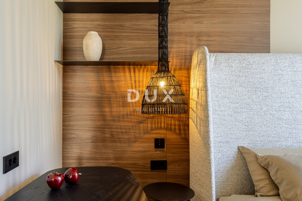 ISTRIA, PARENZO - Casa di lusso con piscina ai margini del villaggio