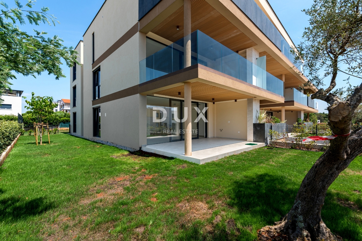 ISTRIA, NOVIGRAD - Appartamento con giardino in un lussuoso edificio di nuova costruzione