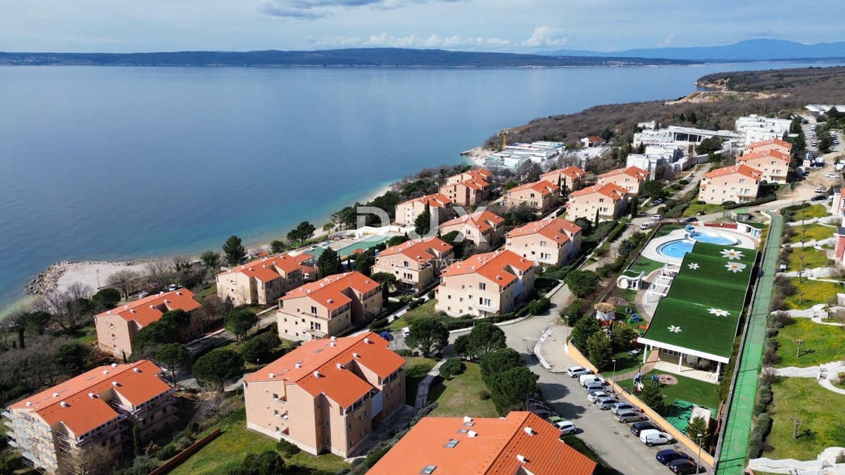 NOVI VINODOLSKI – Appartamento di 57 m² in un resort esclusivo, prima fila al mare con spiaggia privata