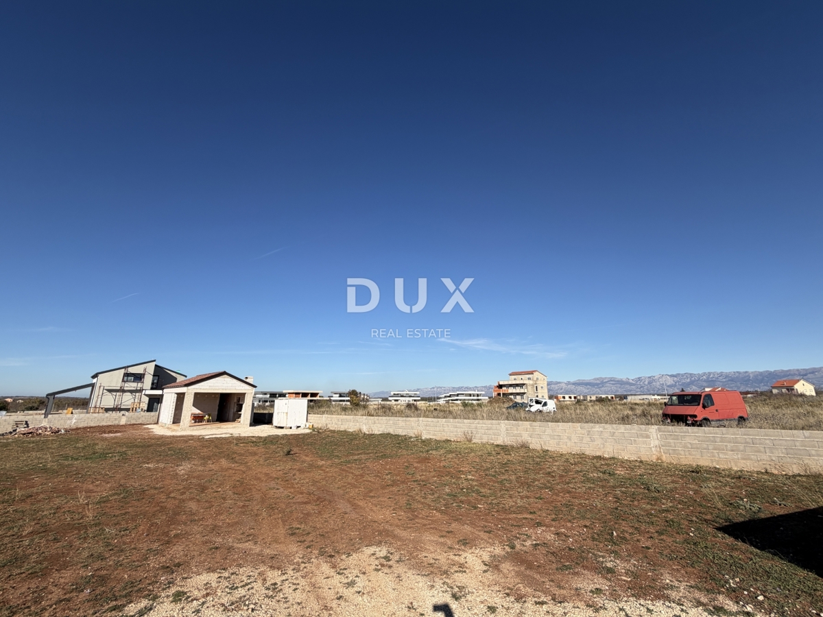 ZEMUNIK GORNJI - Terreno edificabile con permesso di costruire!