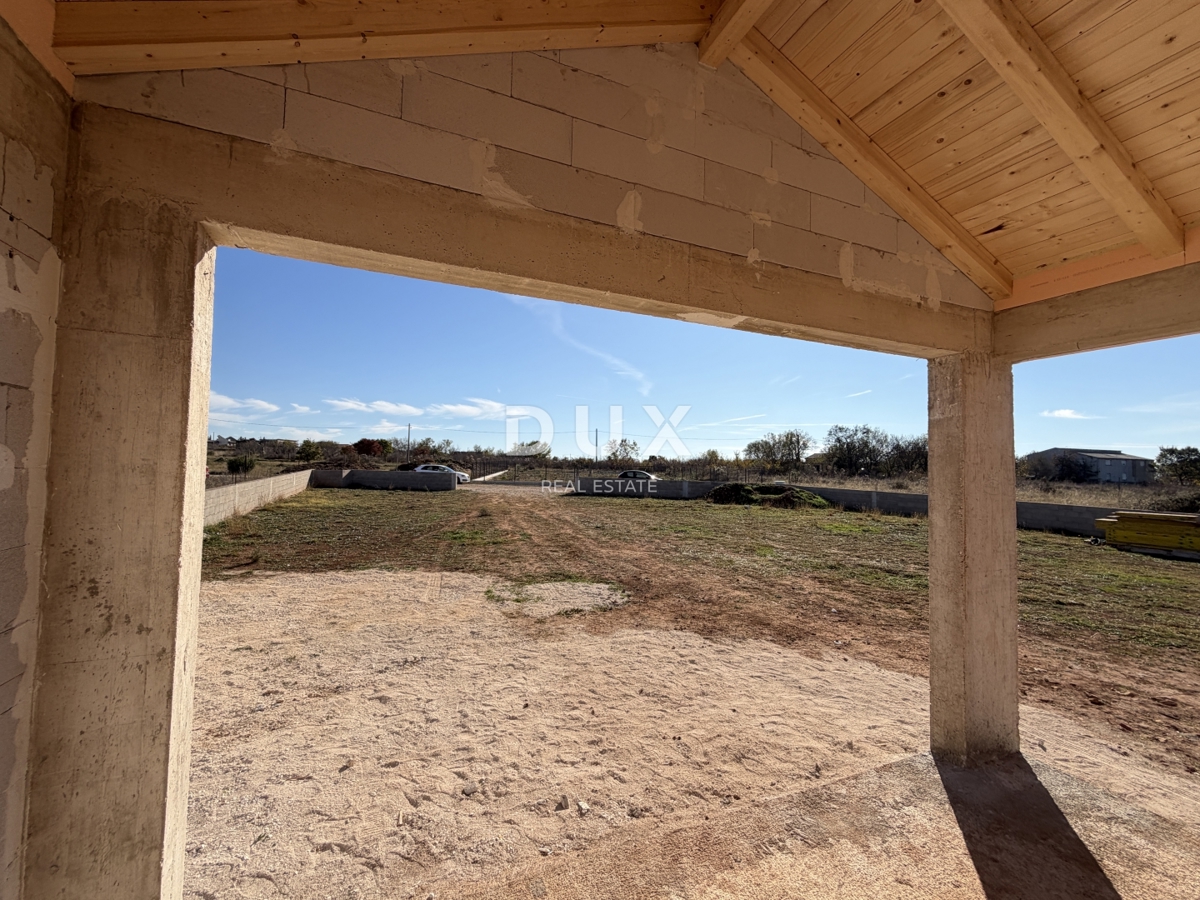 ZEMUNIK GORNJI - Terreno edificabile con permesso di costruire!