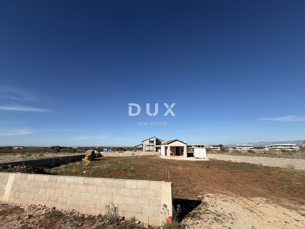 ZEMUNIK GORNJI - Terreno edificabile con permesso di costruire!