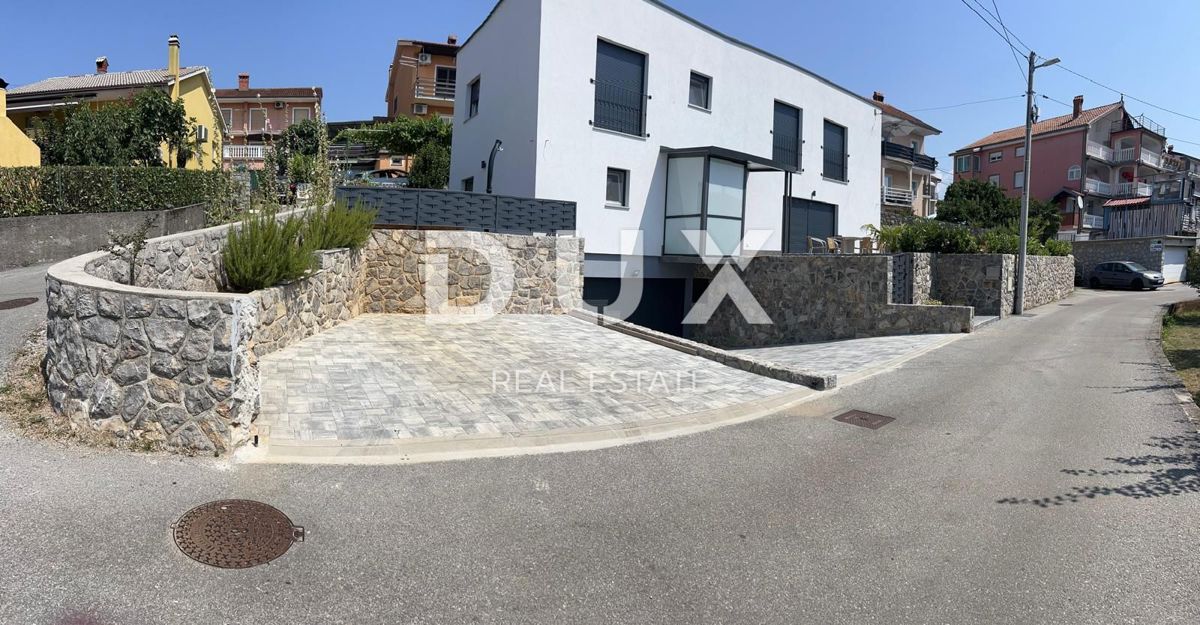 RIJEKA, ZAMET - nuova costruzione, casa a due piani con garage e giardino, prezzo ribassato!