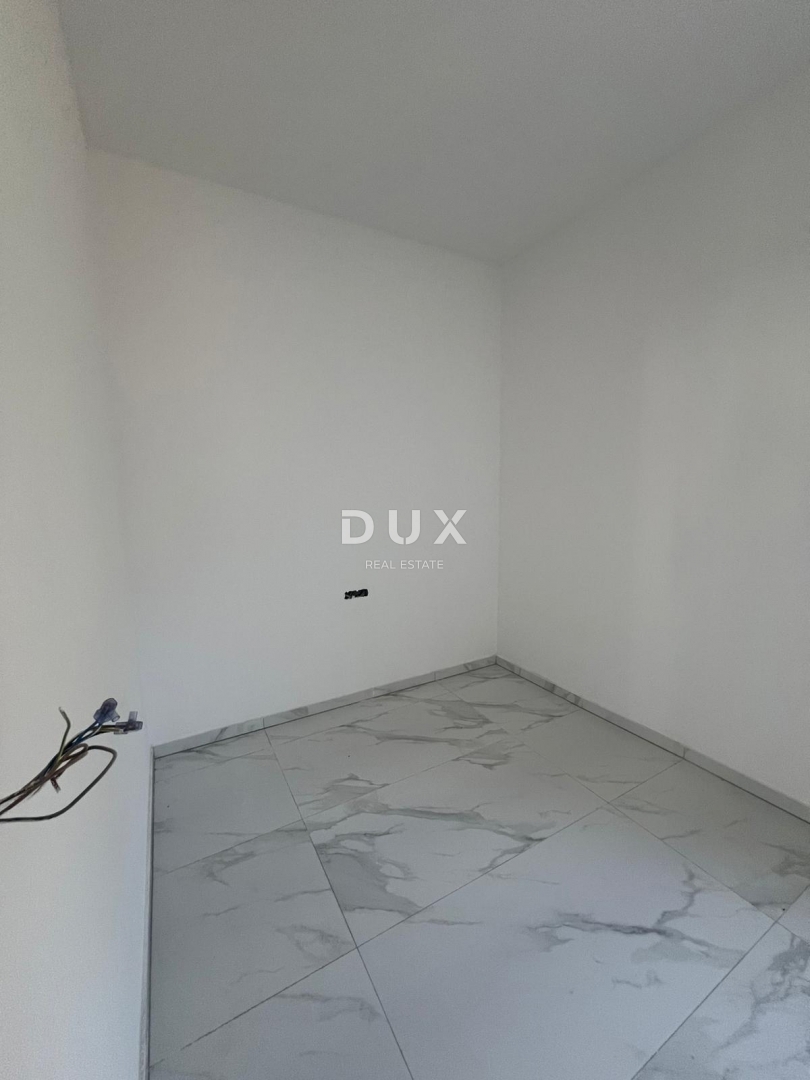 ISTRIA, PARENZO - Spazioso appartamento ristrutturato con giardino!