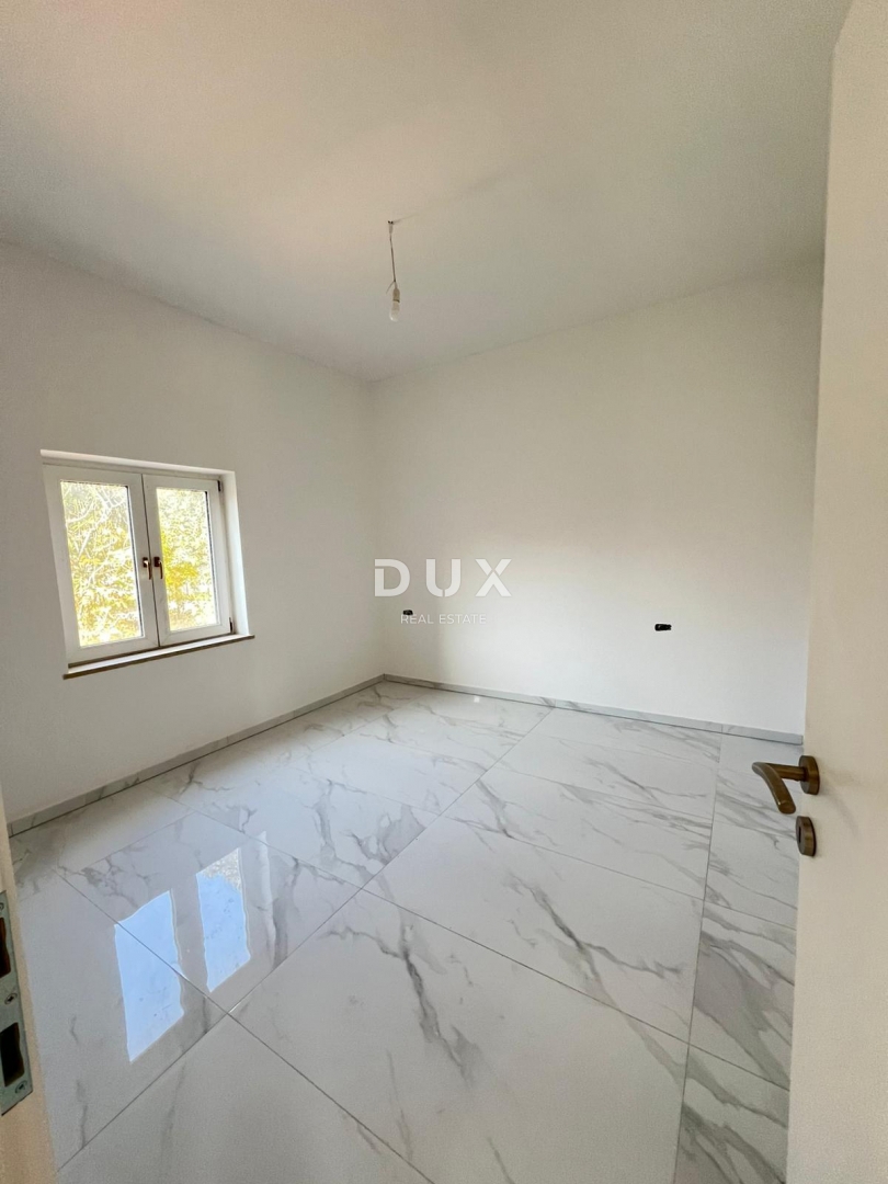 ISTRIA, PARENZO - Spazioso appartamento ristrutturato con giardino!