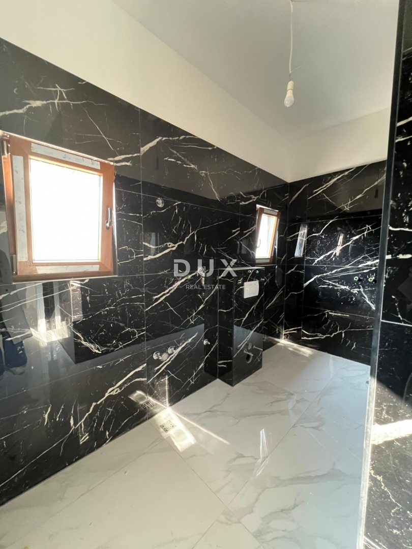 ISTRIA, PARENZO - Spazioso appartamento ristrutturato con giardino!