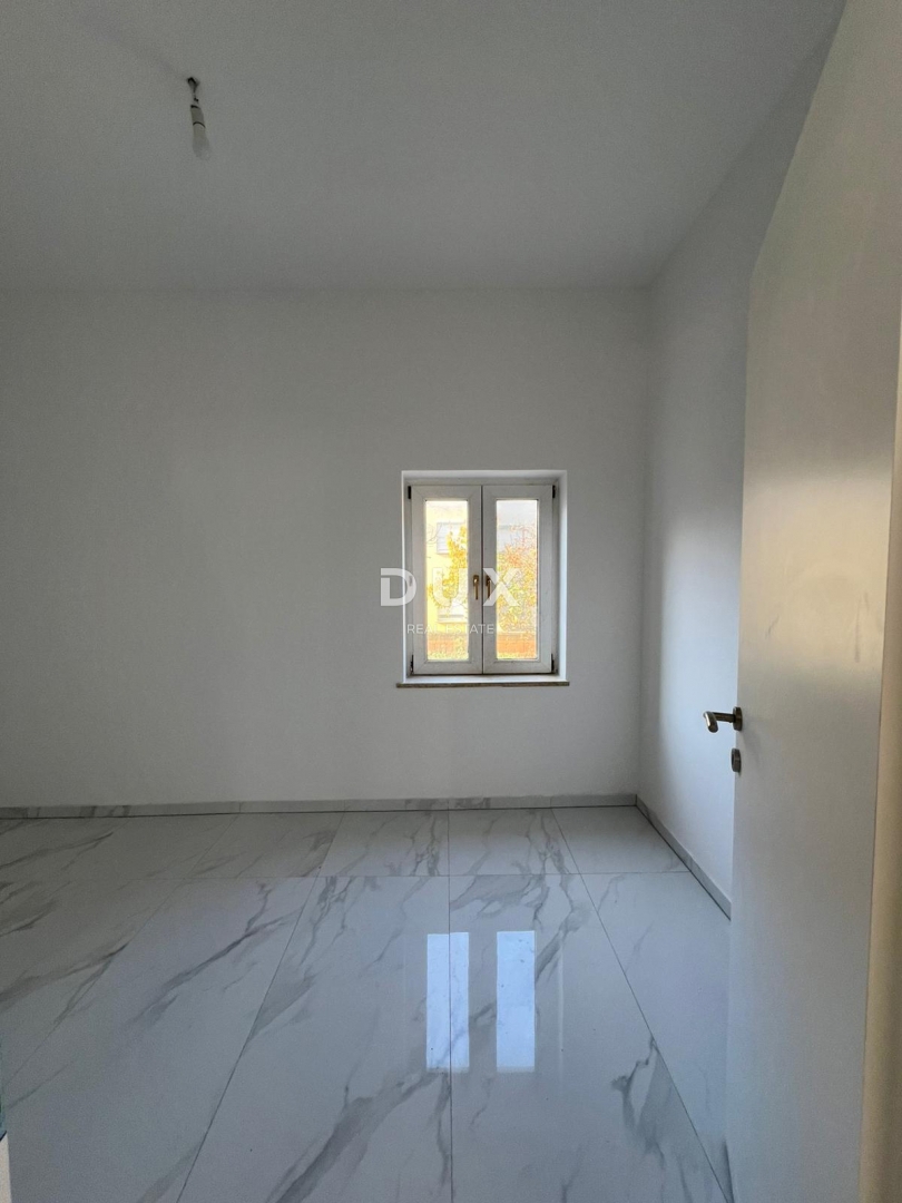 ISTRIA, PARENZO - Spazioso appartamento ristrutturato con giardino!