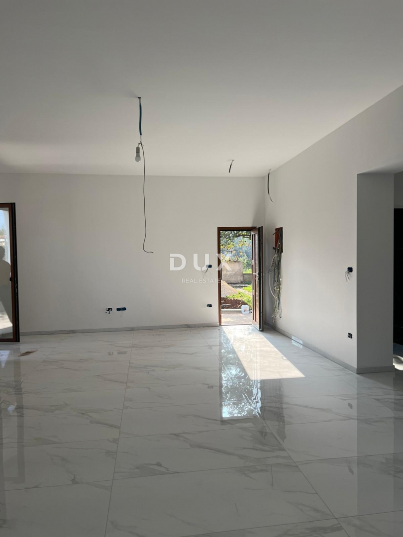 ISTRIA, PARENZO - Spazioso appartamento ristrutturato con giardino!