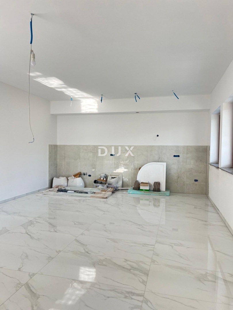 ISTRIA, PARENZO - Spazioso appartamento ristrutturato con giardino!