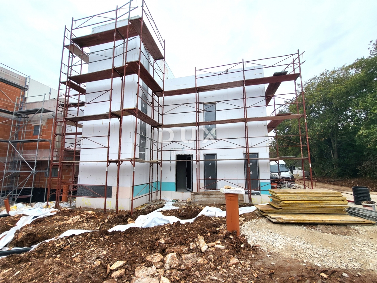 ISTRIA, MEDULIN - Casa con piscina, terrazza sul tetto e vista mare