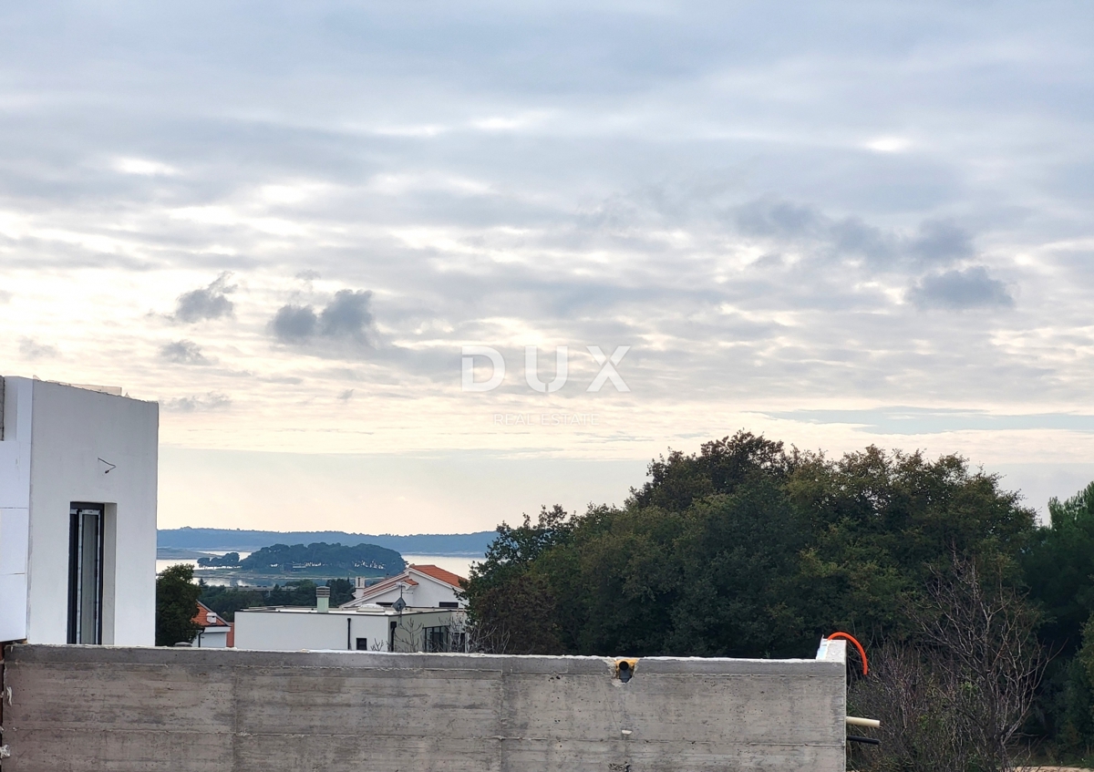 ISTRIA, MEDULIN - Casa con piscina, terrazza sul tetto e vista mare