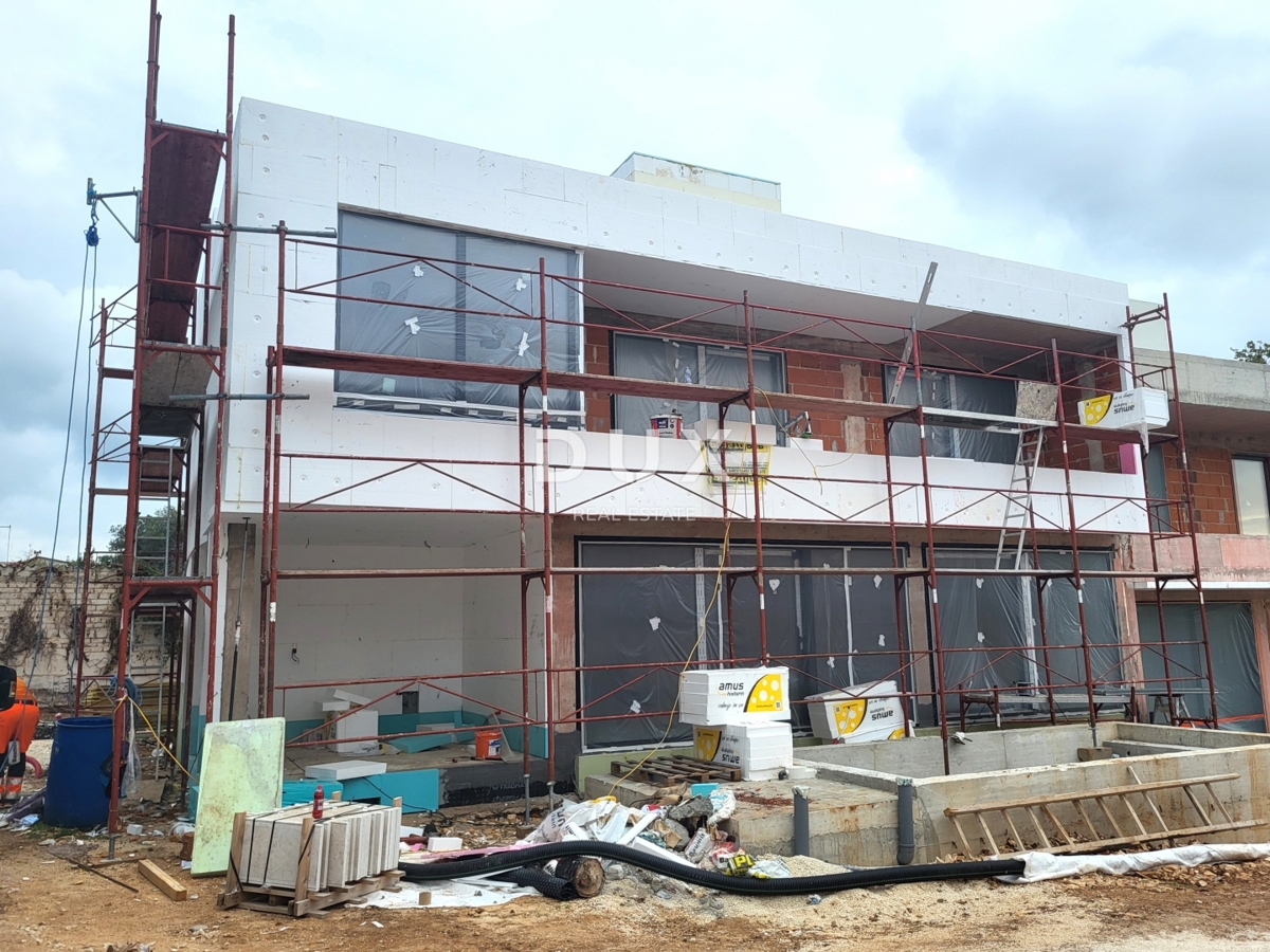 ISTRIA, MEDULIN - Casa con piscina, terrazza sul tetto e vista mare