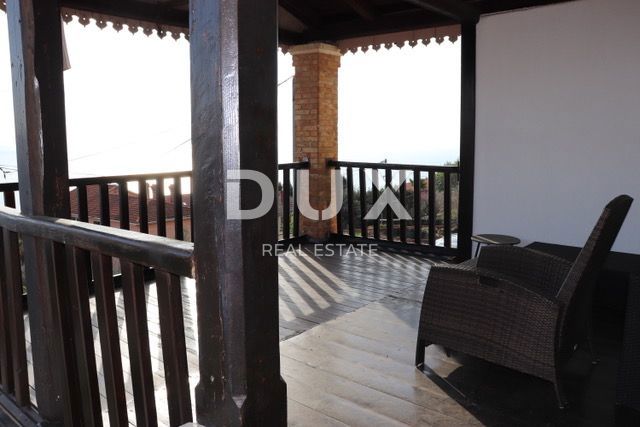 OPATIJA, POBRI - Villa del 1886 con oggetti d'antiquariato in pietra