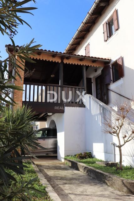 OPATIJA, POBRI - Villa del 1886 con oggetti d'antiquariato in pietra