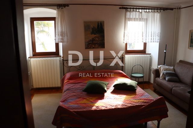 OPATIJA, POBRI - Villa del 1886 con oggetti d'antiquariato in pietra