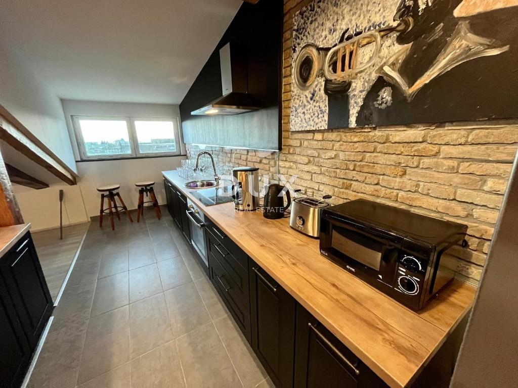 RIJEKA, CENTRO - Appartamento spazioso e modernamente arredato con vista mare in una posizione attraente