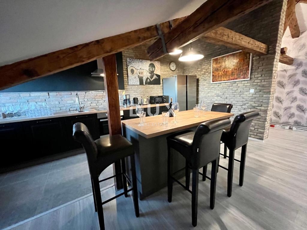 RIJEKA, CENTRO - Appartamento spazioso e modernamente arredato con vista mare in una posizione attraente