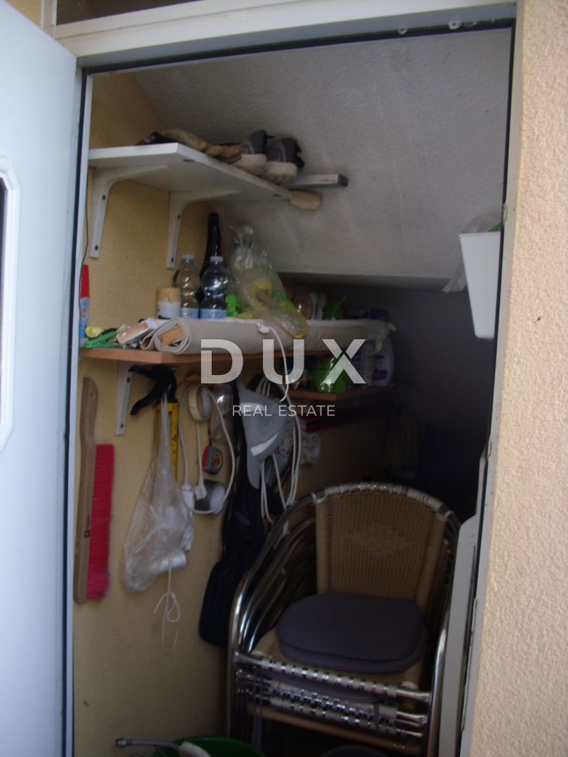 ISOLA DI KRK, CITTÀ DI KRK - Appartamento 2 camere da letto + soggiorno con giardino 53 m2