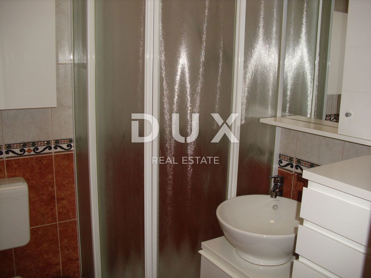 ISOLA DI KRK, CITTÀ DI KRK - Appartamento 2 camere da letto + soggiorno con giardino 53 m2