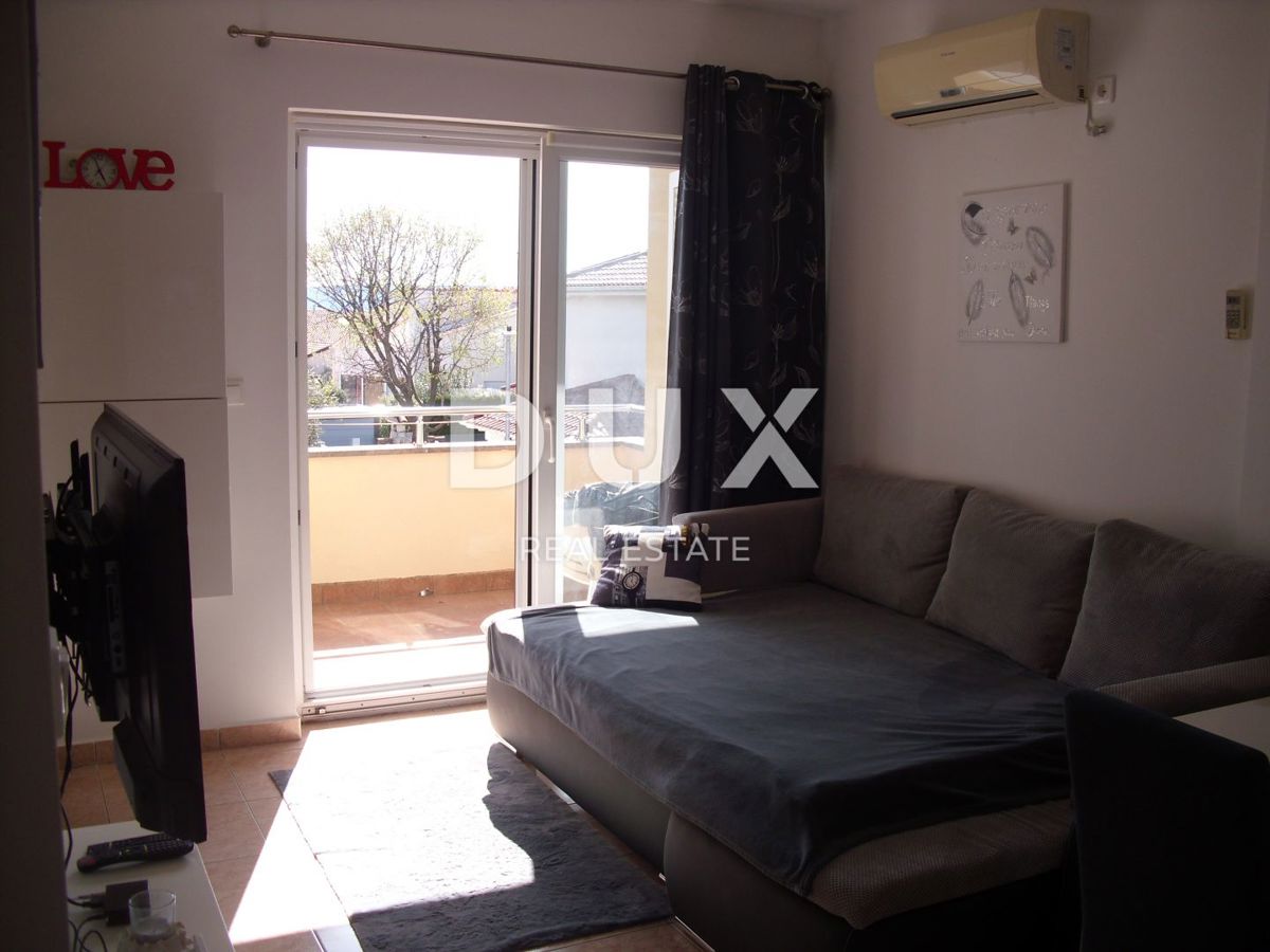 ISOLA DI KRK, CITTÀ DI KRK - Appartamento 2 camere da letto + soggiorno con giardino 53 m2