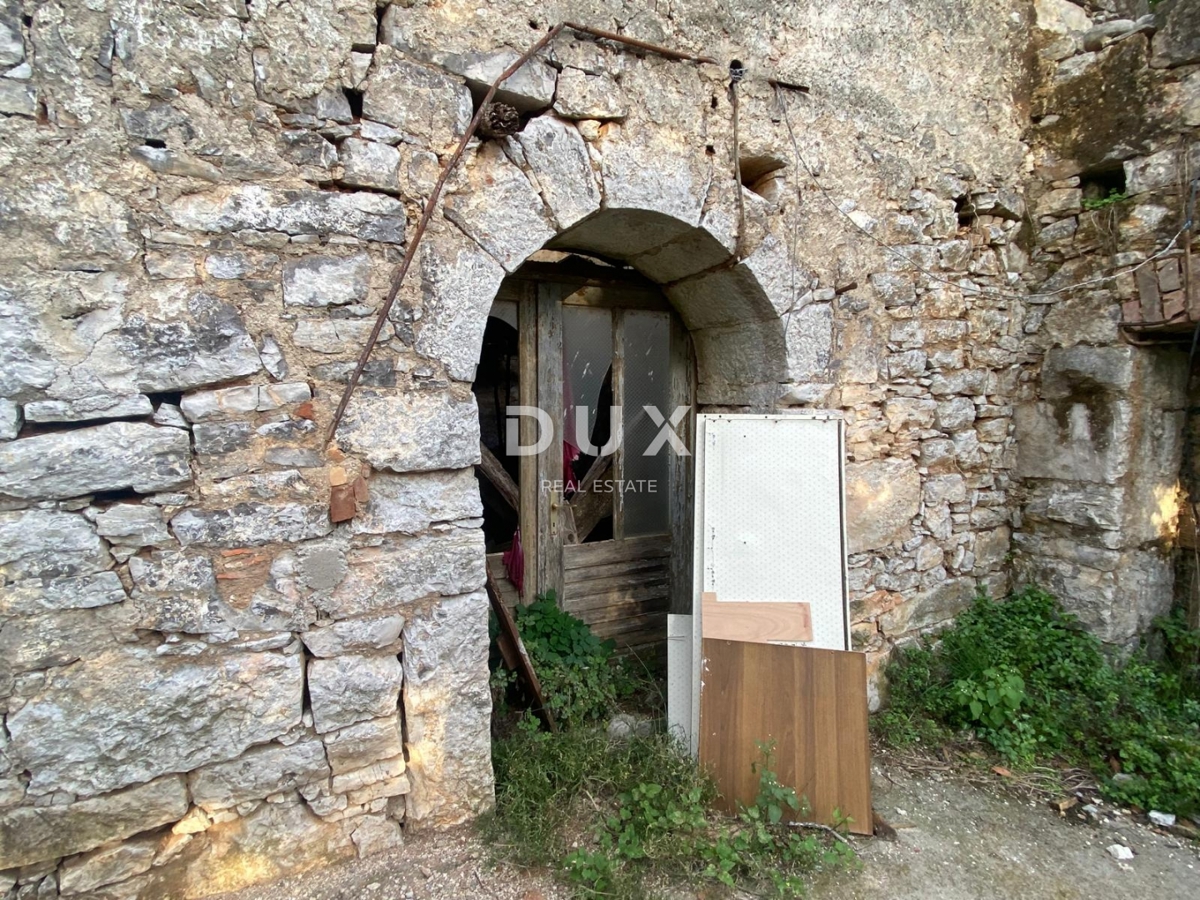 RIJEKA, KASTAV - casa indipendente con cortile + 761 m2 di giardino! OCCASIONE!