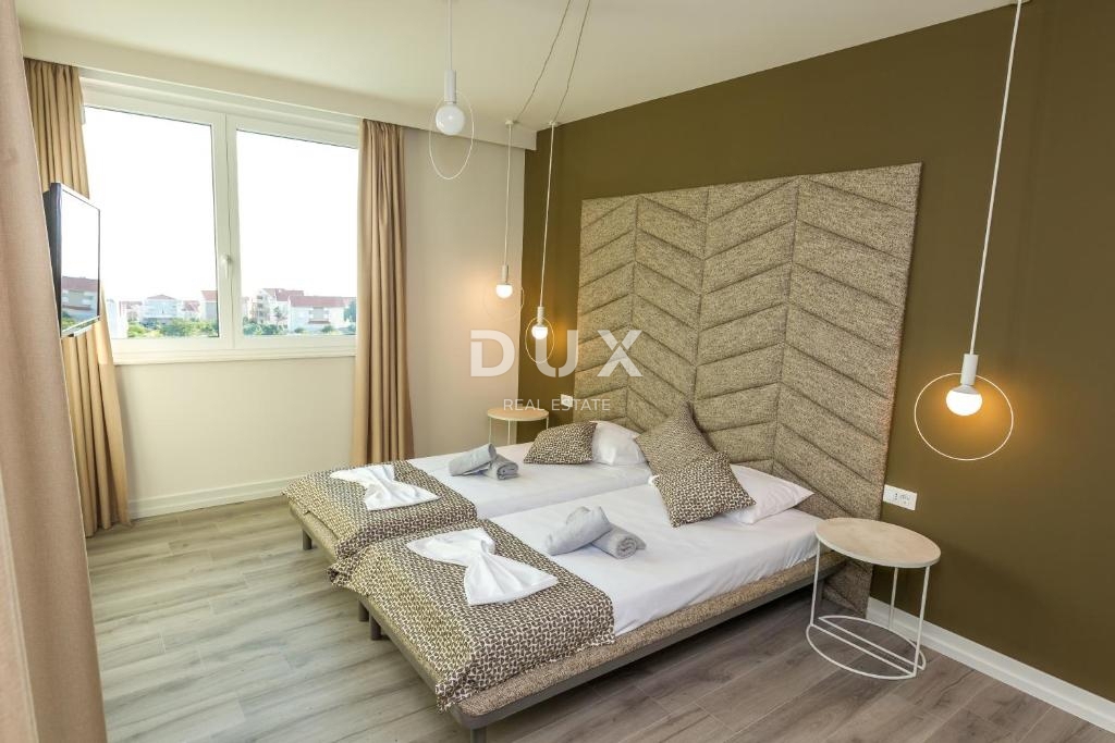 ISOLA DI PAG, NOVALJA - Investimento top: villa di lusso con piscina e vista mare