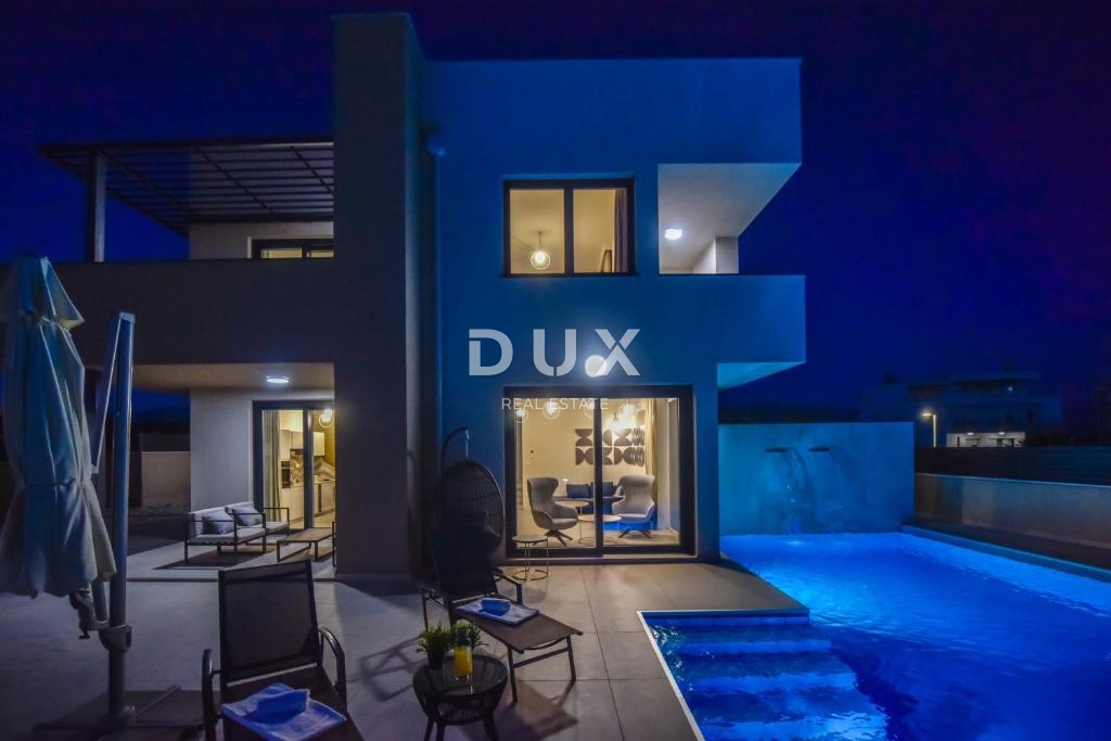 ISOLA DI PAG, NOVALJA - Investimento top: villa di lusso con piscina e vista mare