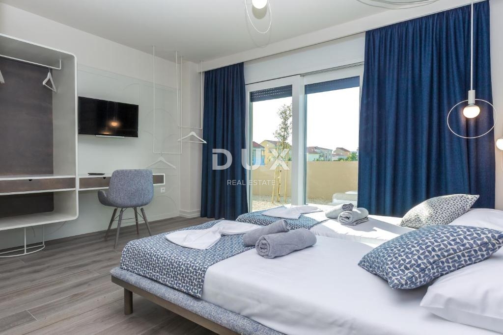 ISOLA DI PAG, NOVALJA - Investimento top: villa di lusso con piscina e vista mare