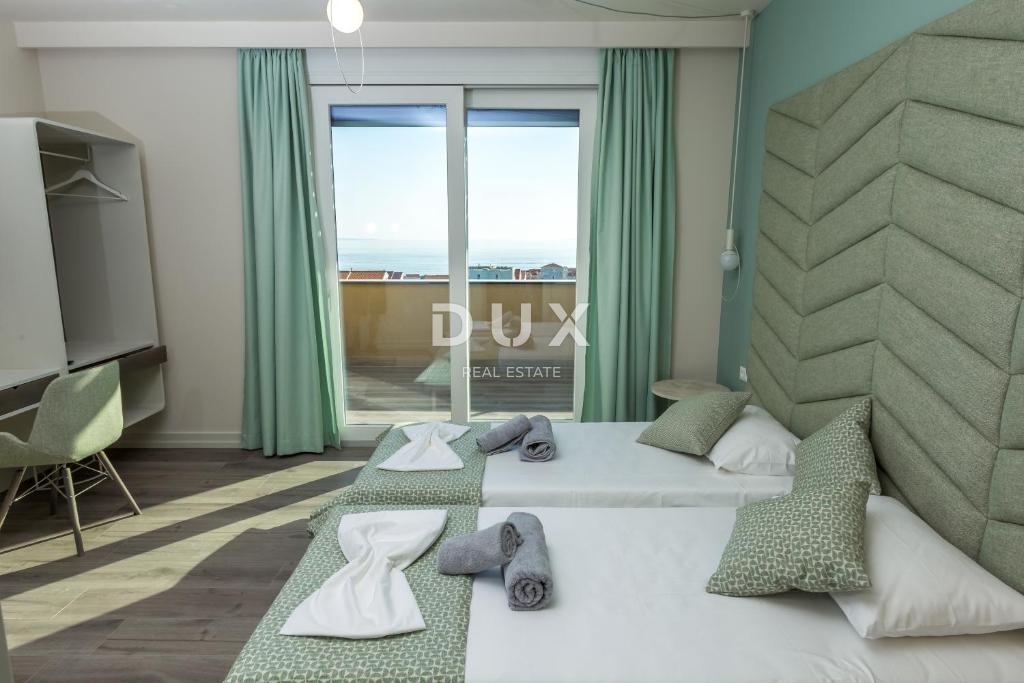 ISOLA DI PAG, NOVALJA - Investimento top: villa di lusso con piscina e vista mare