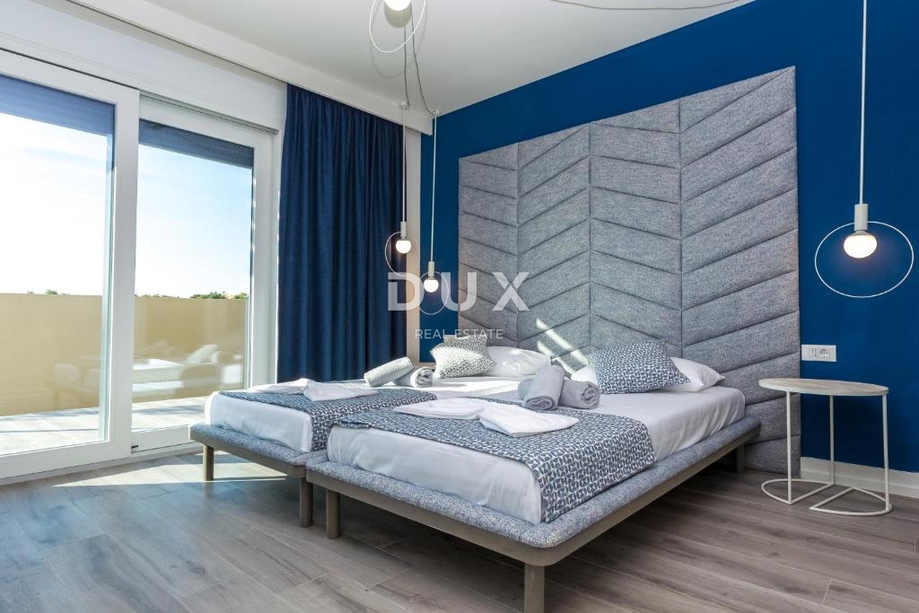 ISOLA DI PAG, NOVALJA - Investimento top: villa di lusso con piscina e vista mare