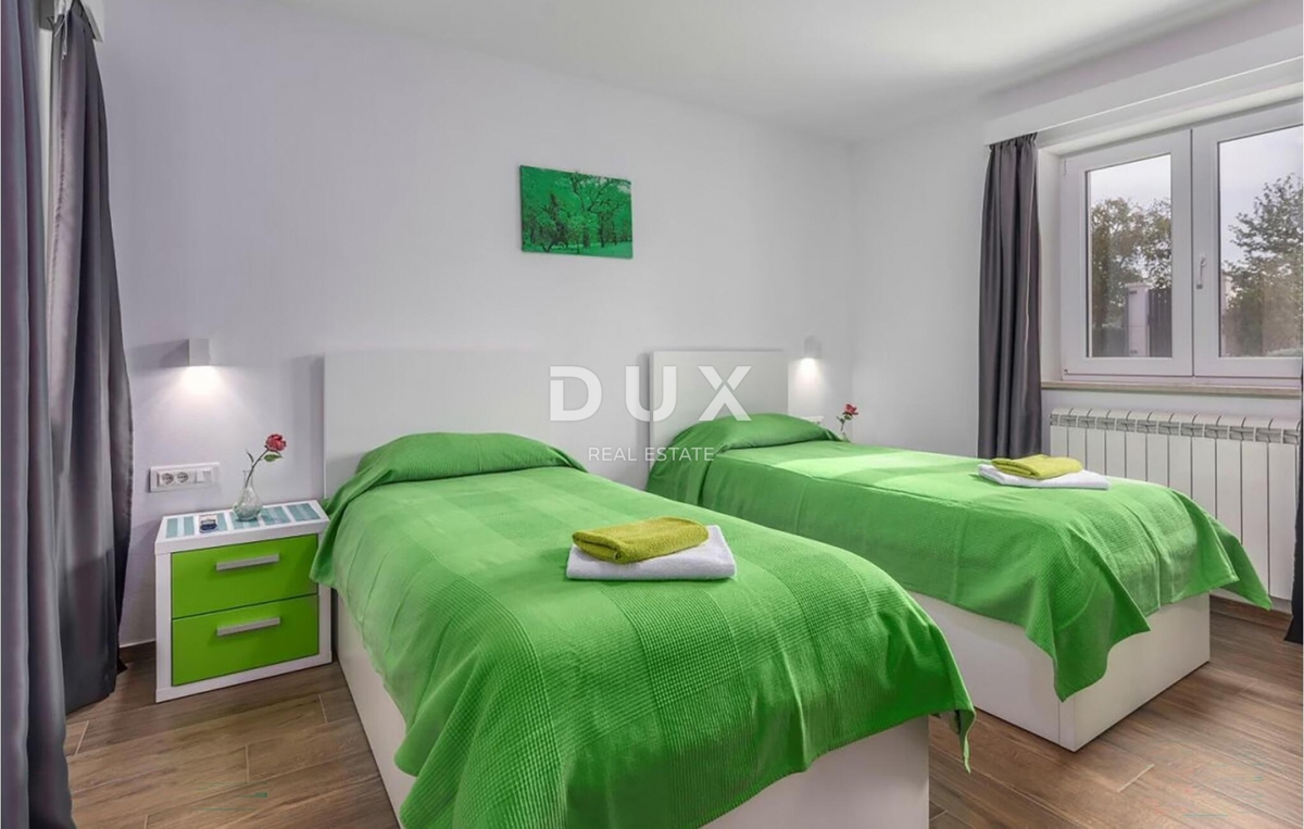 ISTRIA, TINJAN - Casa con piscina ai margini del villaggio