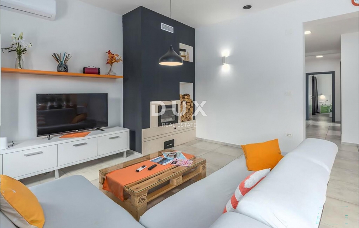 ISTRIA, TINJAN - Casa con piscina ai margini del villaggio