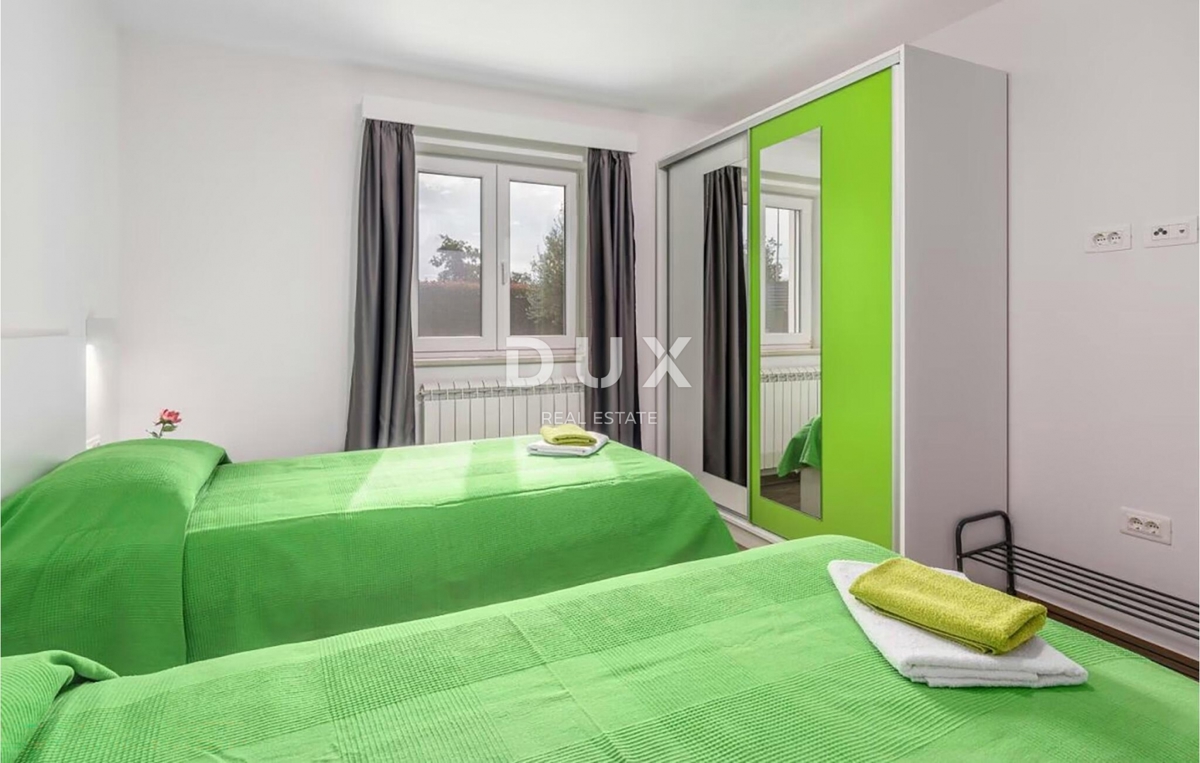 ISTRIA, TINJAN - Casa con piscina ai margini del villaggio