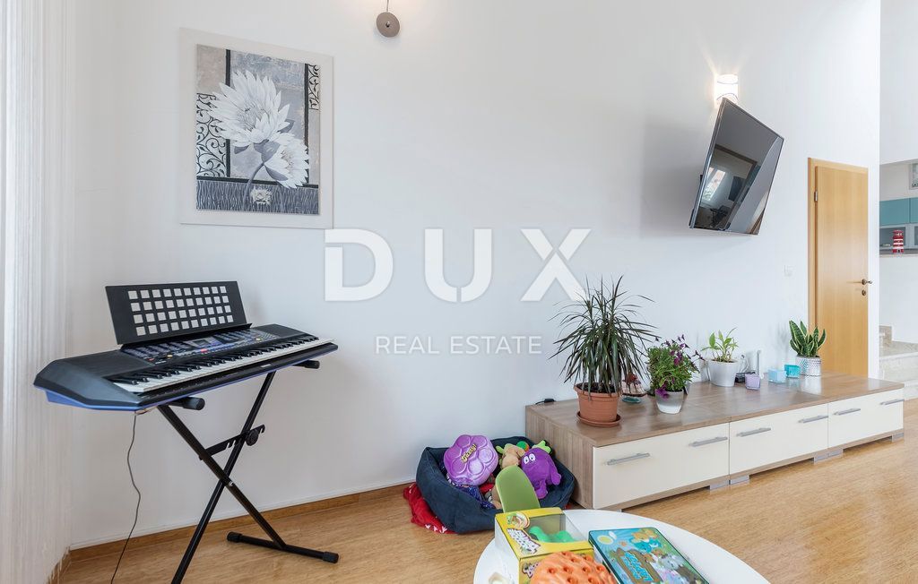 ISTRIA, POLA - Appartamento su due piani in posizione ricercata