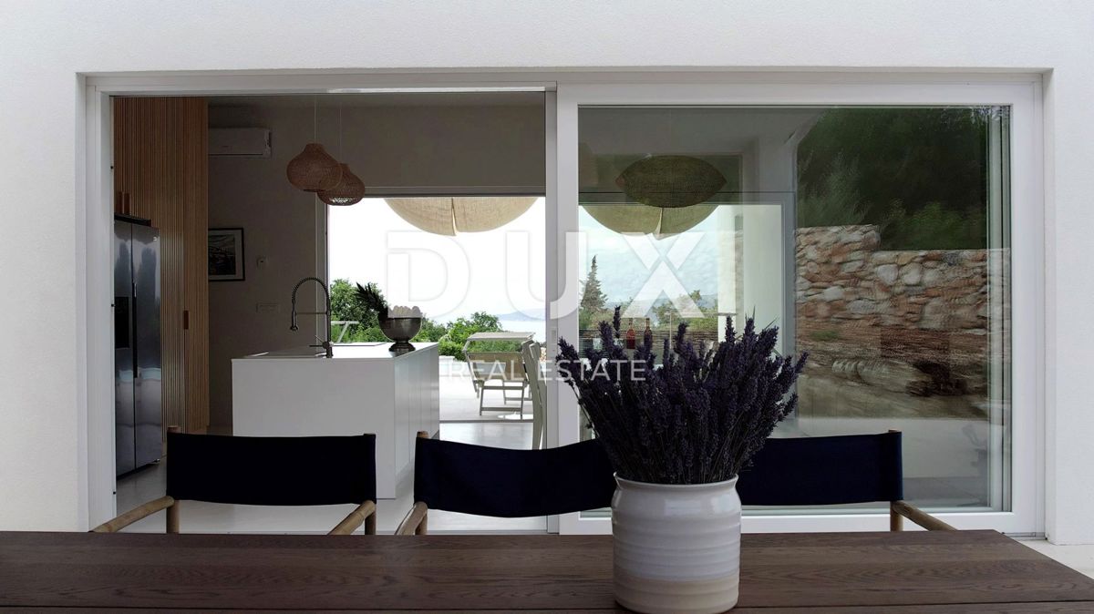 ISOLA DI KRK, LINARDIĆI - Lussuosa casa moderna a un piano con piscina e vista mare
