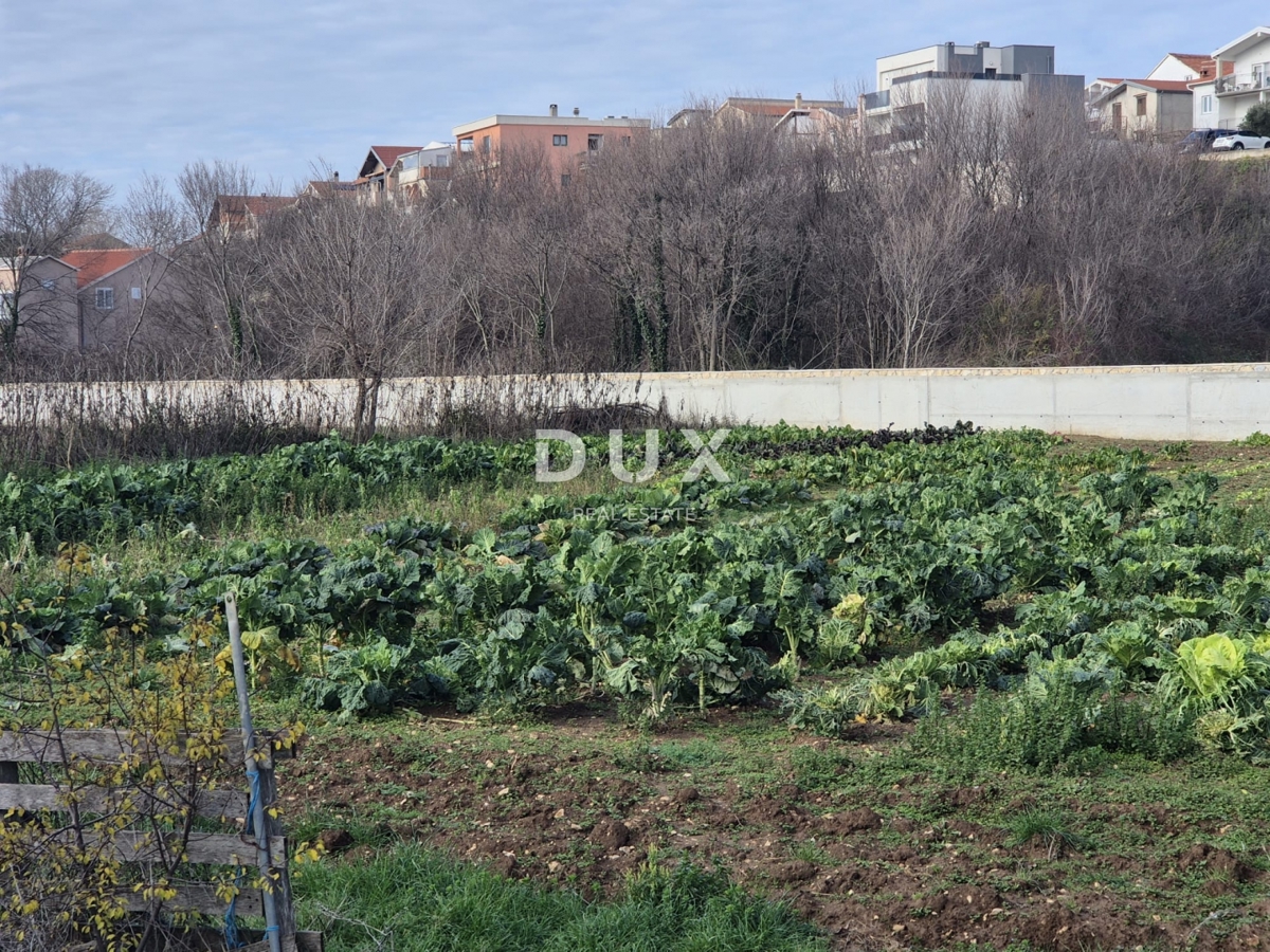 ZADAR, SINJORETOVO - Terreno edificabile con progetto preliminare