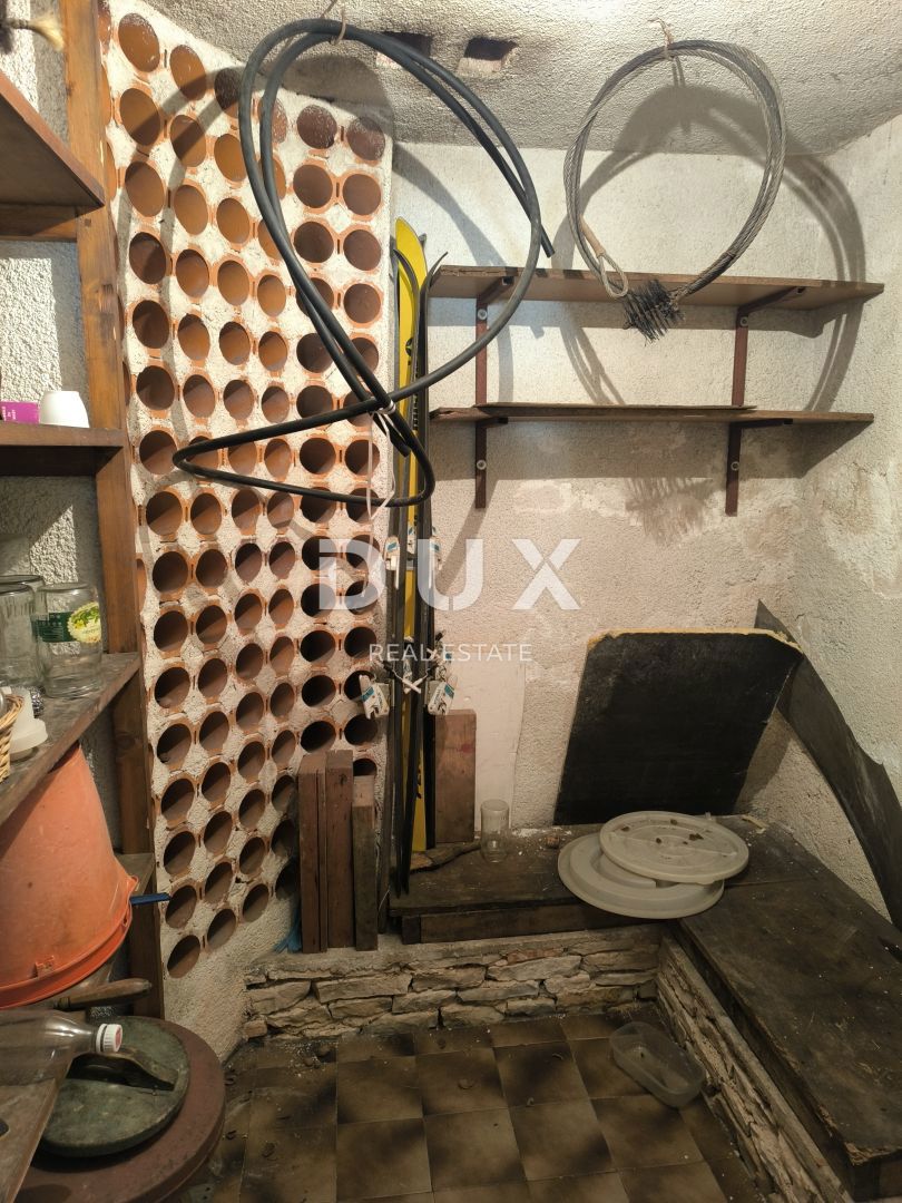 ISTRIA, POLA - Appartamento duplex con giardino e garage vicino alla spiaggia