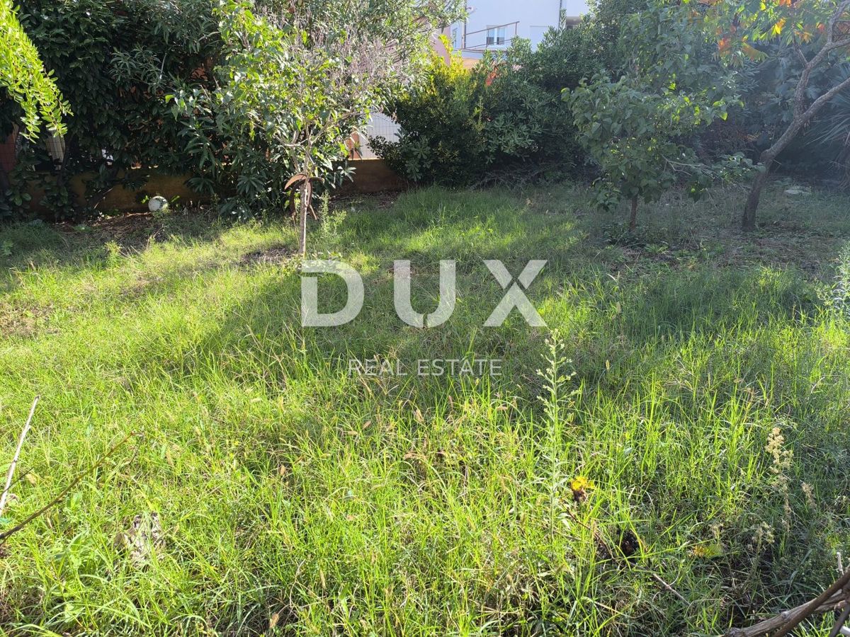 ISTRIA, POLA - Appartamento duplex con giardino e garage vicino alla spiaggia