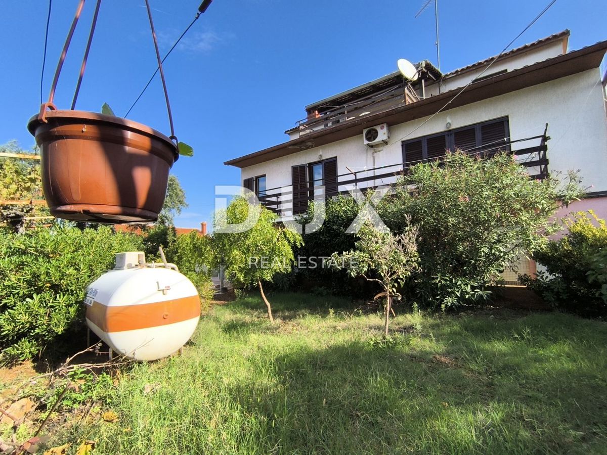 ISTRIA, POLA - Appartamento duplex con giardino e garage vicino alla spiaggia