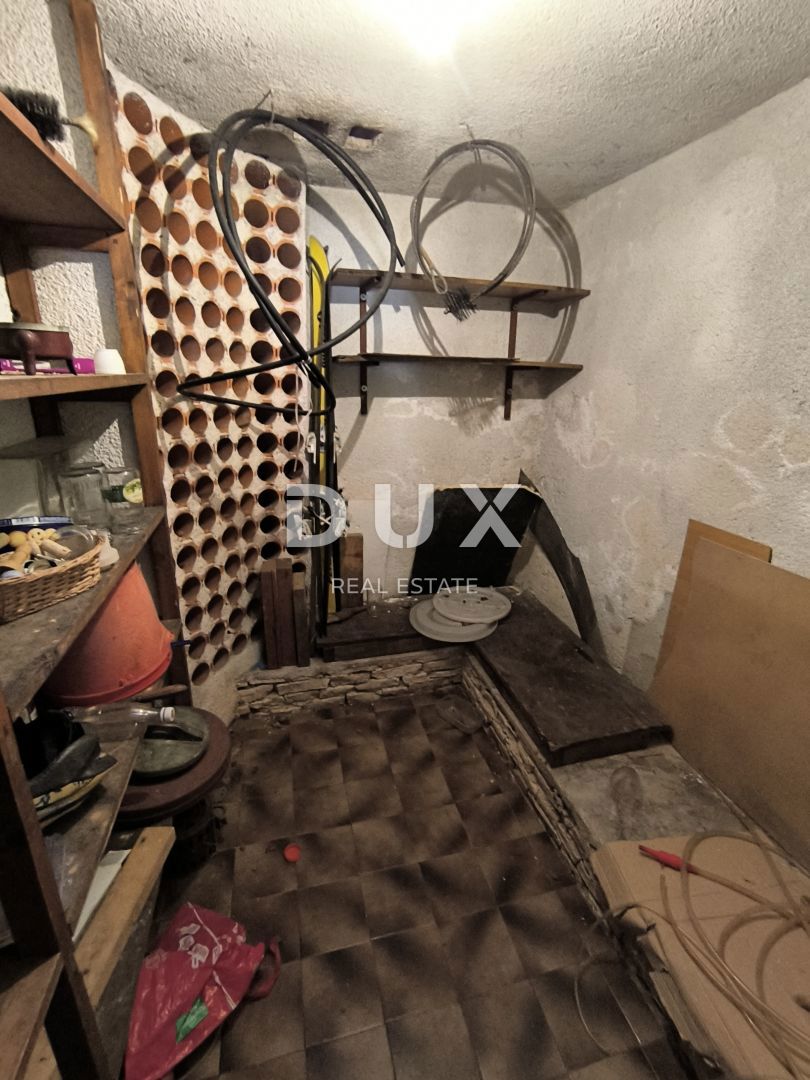 ISTRIA, POLA - Appartamento duplex con giardino e garage vicino alla spiaggia