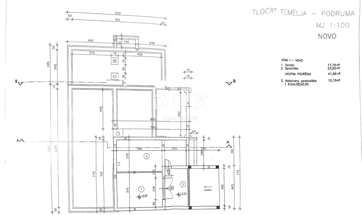 ISTRIA, UMAGO - Casa indipendente con due appartamenti separati, garage e giardino